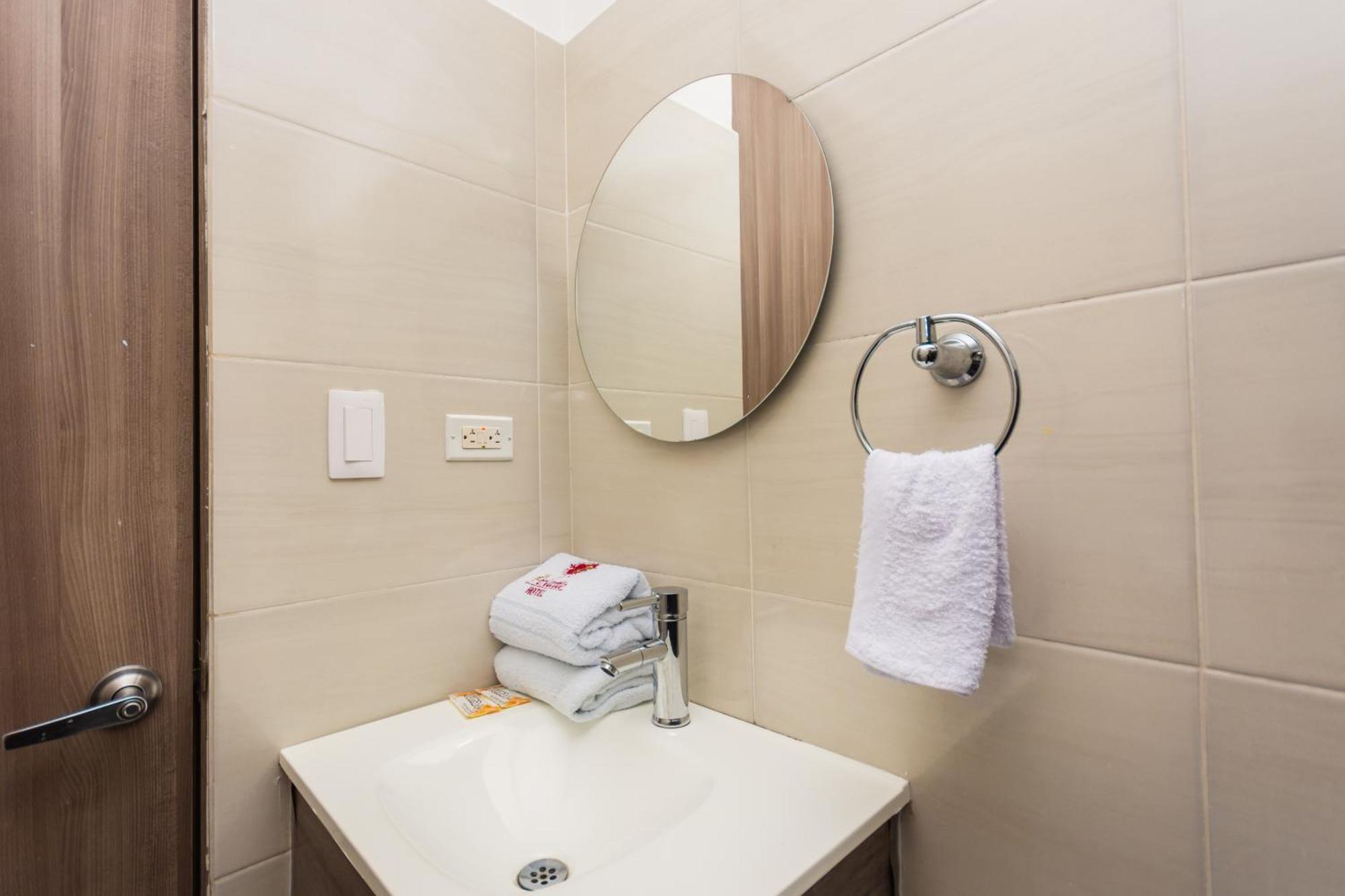 Hotel Perlatto Бейо Екстериор снимка